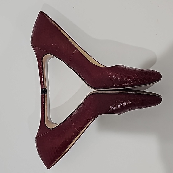 Cole Haan Vandam Pumps Burgundy Sneak Skin Emboss Size 7.5 round toe - Picture 6 of 14